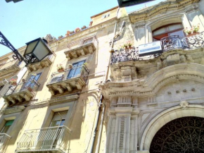 Гостиница Palazzo Aprile  Кальтаджироне